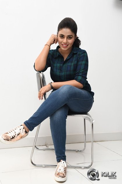 Poorna-Interview-About-Jayammu-Nischayammu-Raa-Movie